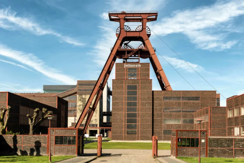 Foto von Wolfgang Weiser: https://www.pexels.com/de-de/foto/stadt-wahrzeichen-gebaude-reise-20768180/